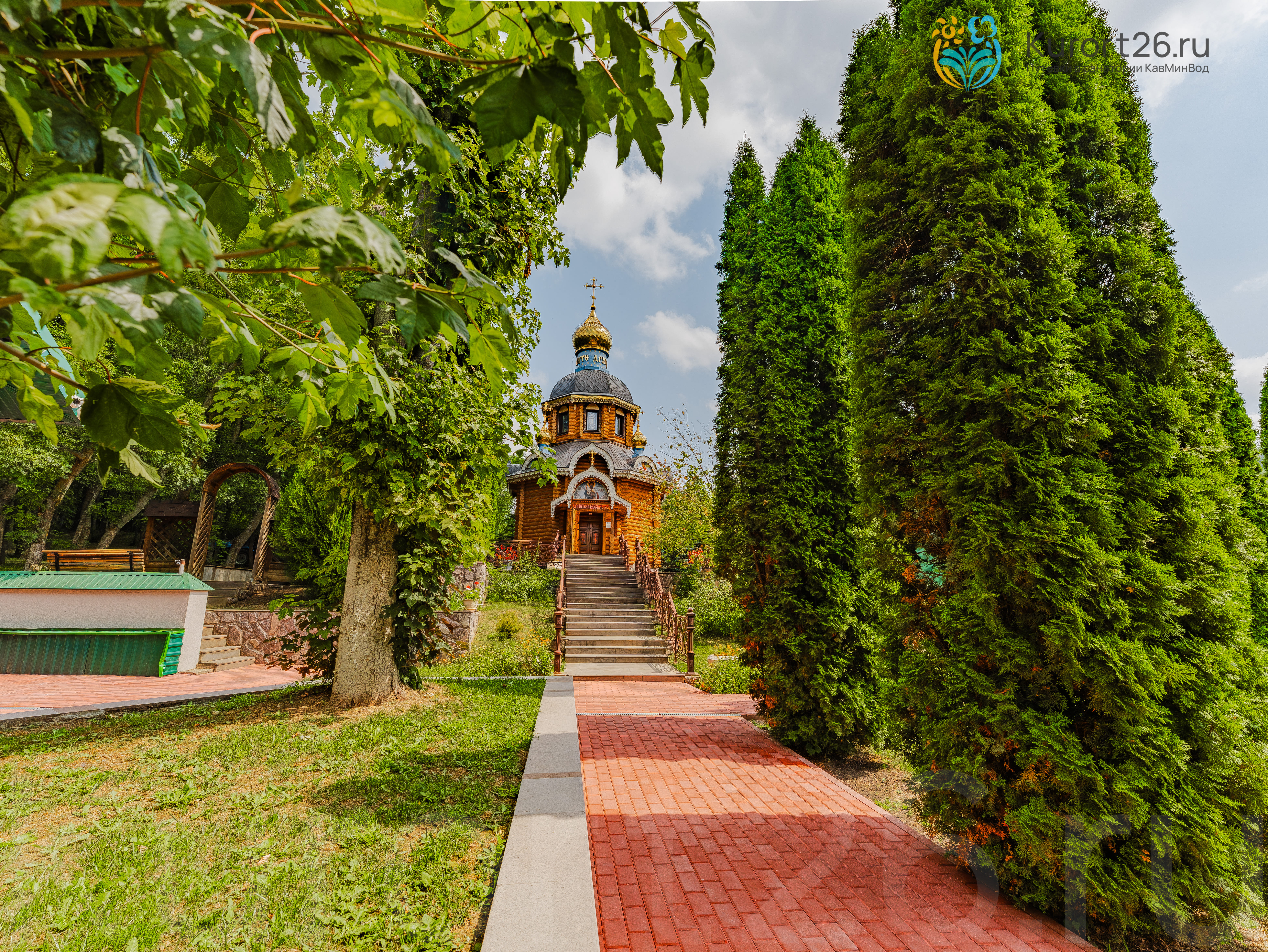 Санаторий Вилла «Арнест», Кисловодск. Храм св. Александра Невского
